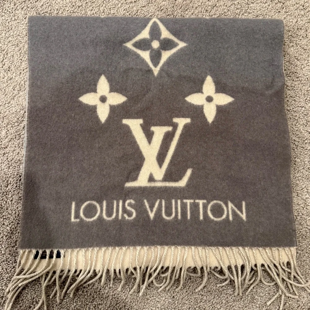 Louis Vuitton Reykjavik Gradient Scarf - Picture 1 of 4